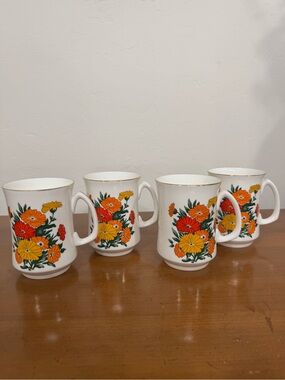 Vintage Crown Sterling England Buckingham Asters Floral Mug Set of 4 China